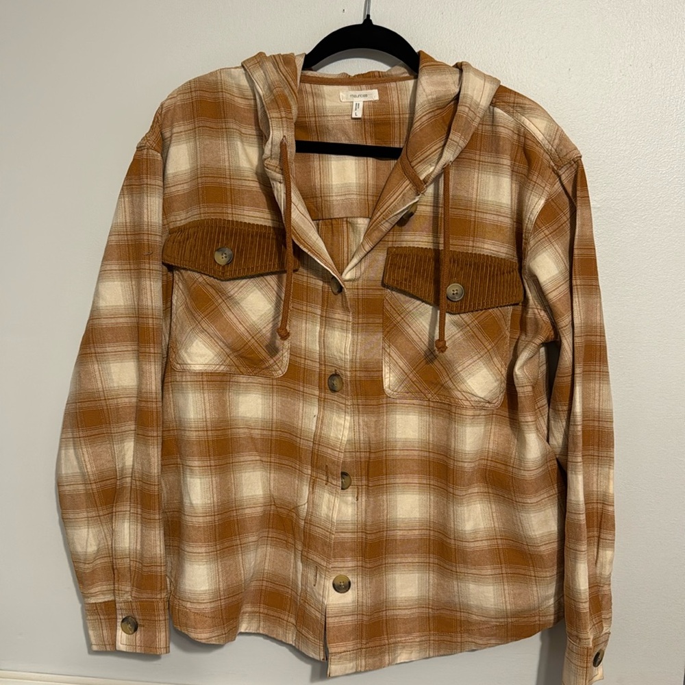 Maurice’s yellow plaid hooded button up
Size Large
100% cotton